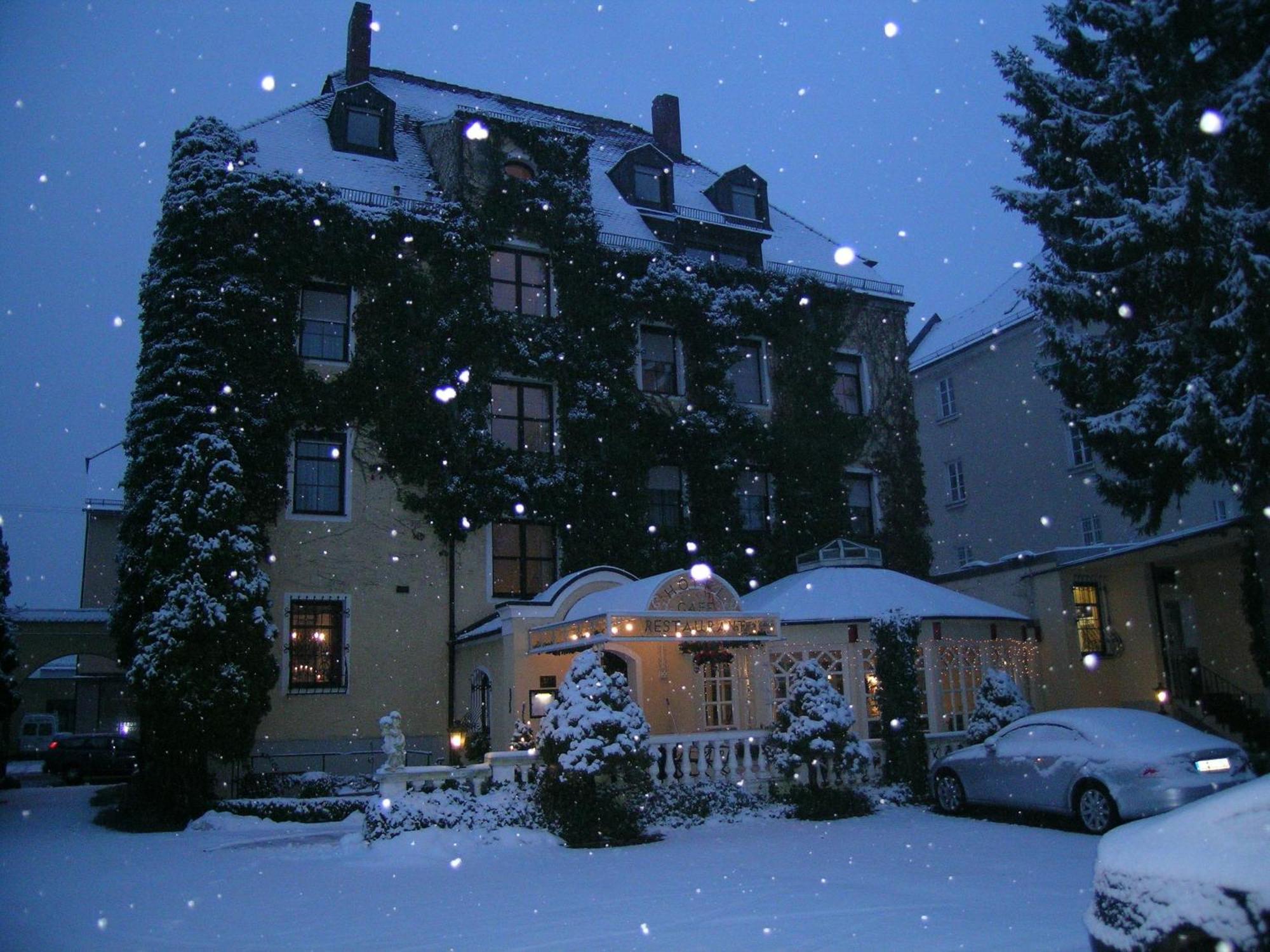 Simones Hotel Fuerstenhof Landshut Exterior photo
